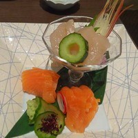 函館うに むらかみ 日本生命札幌ビル店 - ホタテとサーモンのお刺身