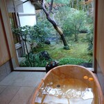 あさば - 窓を 開け放って 温泉つかりながら 
      紅葉狩り     ( 〃▽〃)あ～幸せ～❣️