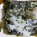 西友 - 野沢菜おにぎり、中味