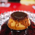 にくの匠 三芳 - とてもビターなソースのプリン。