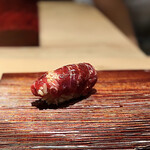 すし 喜邑 - ◎ 鯨（ナガスクジラ)　尾の身　熟成１０日