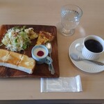 SMILE DE SMILE - 料理写真:今週の珈琲（東ティモール　レテフォト）とキッシュモーニングサービス