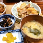 うどんとおかず酒場 さくらん家 - メイン2種組み合わせ定食