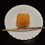 あさば - 四ツ溝柿は静岡県の愛鷹（あ したか）山周辺に自生していた渋柿の一種とされ、それを農家が自家用として庭などで栽培されてきたものが昭和３０年代に商品として栽培出荷されるようになった そうです