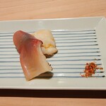 匠 進吾 - 炙った北寄貝に七味