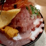 Sushi Izakaya Minato - 海鮮のせすぎ丼