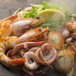 Mixed platter of 3 types Seafood