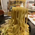 和牛ホルモン酒場にくづき - モチモチ麺、これまた美味しい〜