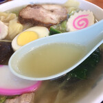 Mitsuwa - スープは塩味、野菜の旨味しっかり