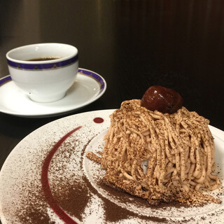 The most popular item is the Coffee Mont Blanc, made with homemade coffee jelly!