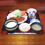 山膳 - 裾野農免道路「喰道楽やま膳」オール980円ランチとんかつ定食横景[ミサワホームセラミック静岡支店裾野市御宿定期借地権分譲編] 