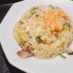 中華料理 景福 - 半チャーハン接近 グリーンピースは抜いてもらいました