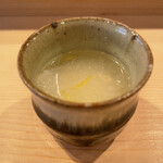 登喜和鮨 - 蕪と鯛出汁のスープ