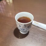 中華料理 景福 - 父と私は仲良くホットウーロン茶(180円)