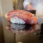 登喜和鮨 - 佐渡産の寒鰤三週間寝かせ