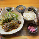 酒と肴 はち - 今週の(生姜焼き)定食 880円