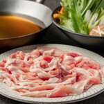 三河豬肉和時令蔬菜的涮涮鍋