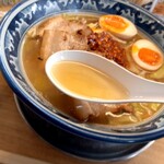 タンメン若葉 - スープ