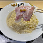 超純水採麺 天国屋 - レアチャーシューは粒マスタードが合います