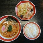 浜田屋 - Jセット(ﾗｰﾒﾝ(中華そば)＋野菜炒め＋ﾗｲｽ)