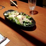 Kawano Ne - 鶏の生ハムのシーザーサラダ、温玉添え