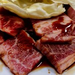 なか - カルビ(880円税込)