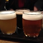 world beer & cafe Qbrick - 左がオーストリア、右がイギリス、奥が日本のビールだった。
