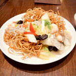 Benitora Gyouzabou - 海鮮あんかけ焼きそば　揚麺　スープ付　¥1,380-(税抜)