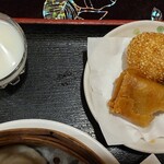 Honkon rou - 揚げ物と杏仁豆腐