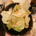 もつ 串焼き 二子5丁目酒場 - 塩だけキャベツ