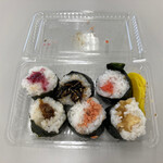 ことぶき - おにぎり6個入り380円
コスパ最強！島しかも美味しい！