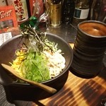 ヤッサイ モッサイ - 鶏飯。