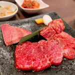 焼肉・韓国料理 KollaBo - お肉はタン、ロース、カルビ、分厚いのは中落ちカルビ(通常はハラミとの事←この日は品切れ)