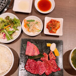 焼肉・韓国料理 KollaBo - おまかせ焼肉盛り合わせ定食  1300円
