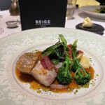 ベージュ アラン・デュカス 東京 - 