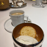 ベージュ アラン・デュカス 東京 - 