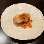 新地 やま本 - 海老芋とイカスミ　炙ったイカスミは旨味が濃縮！