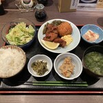 Shimbashi Nitaka - カニクリームコロッケと地鶏竜田揚げのランチ1100円