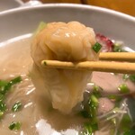 香港麺 新記 - ワンタン
