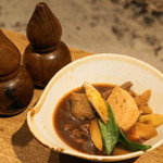 柳家 - 2012.12 猪鍋を器によそって貰いました、お好みで一味や七味を