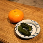 柳家 - 2012.12 きゅうりの漬物とデザートのみかん