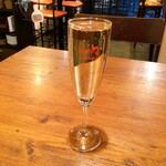 クイーン オブ チキンズ - スパークリングワイン