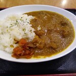 串かつ でんがな - 牛すじカレー　味噌汁付き　600円