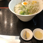 塩ラーメン仁屋 - 