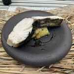 日本料理 TOBIUME - 走り 藁香　岡崎 鰆 若松稲藁焼 焼き茄子　鰆のレア感が堪らない。