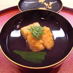 日本料理 櫻川 - 揚げ穴子と芋茎の吸物。