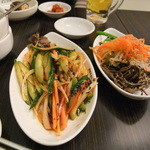 韓国家庭料理チェゴヤ - キュウリの和え物とナムル