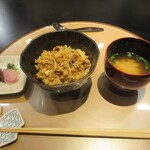 プレミアム 听 - ご飯とお味噌汁