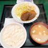 とん平 - 料理写真:コロッケ定食