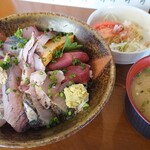 千魚 - 日替り海鮮丼 全景 980円